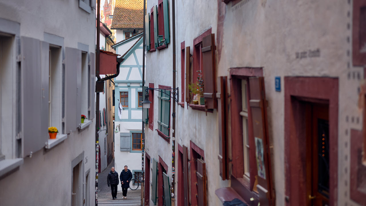 In der Grossbasler Altstadt hat jedes Haus seine eigene Geschichte. Und oft auch die Heizung im Haus.